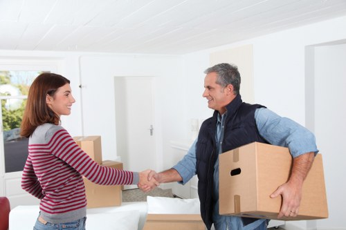 Truck hire support for moving in Earls Court