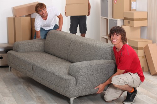Local removal van transport for residential and commercial customers